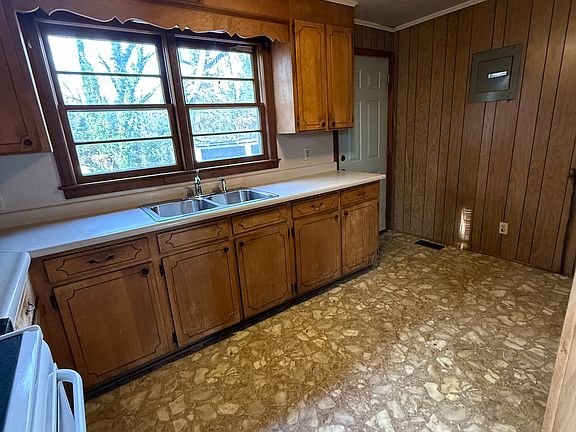 3rd image of 524 W Peachtree St