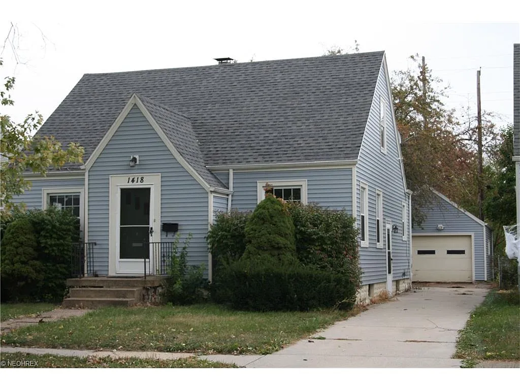 1418 Hollyrood Rd photo 1