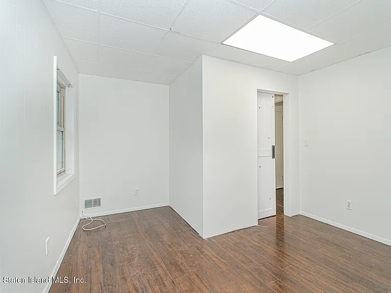 1255 Bay St #1 — Photo 32