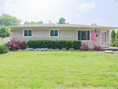 40755 Oakwood Ct, Clinton Township, MI, 48038