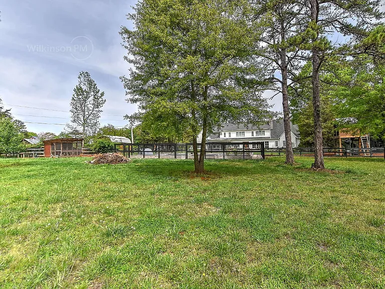 9705 Saddle Ave — Photo 92