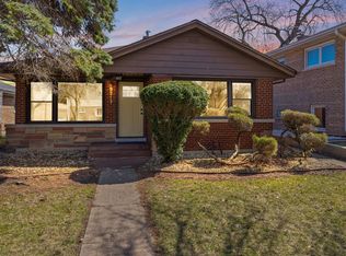 9217 S Paxton Ave, Chicago, IL 60617
