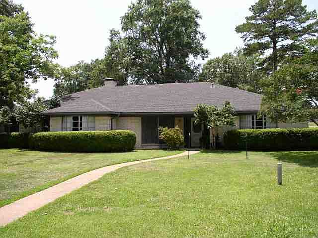 1st image of 703 Rockwall Dr