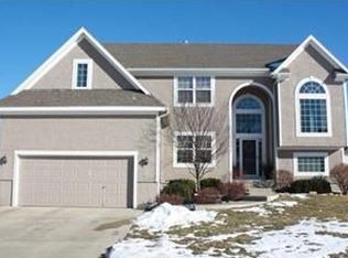 7315 Meadowsweet Ln, Shawnee, KS 66227