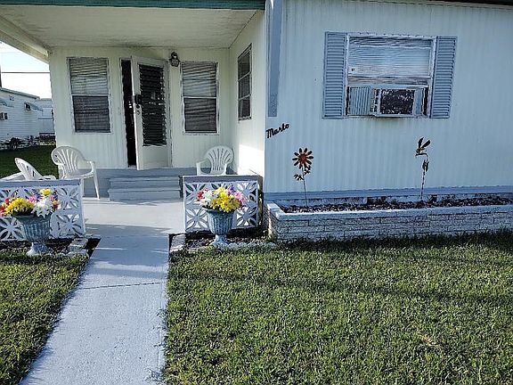 3rd image of 70 Violet Ln