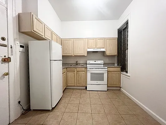 Rented by City Connections Realty | media 6