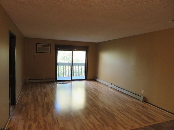 2nd image of 2930 Blaisdell Ave APT 335