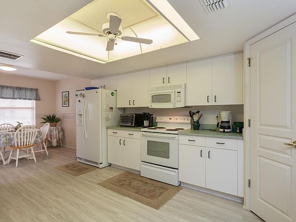 5th image of 8700 Ridgewood Ave APT 310A