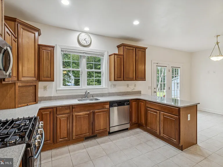 9818 Lyons Mill Rd — Photo 13