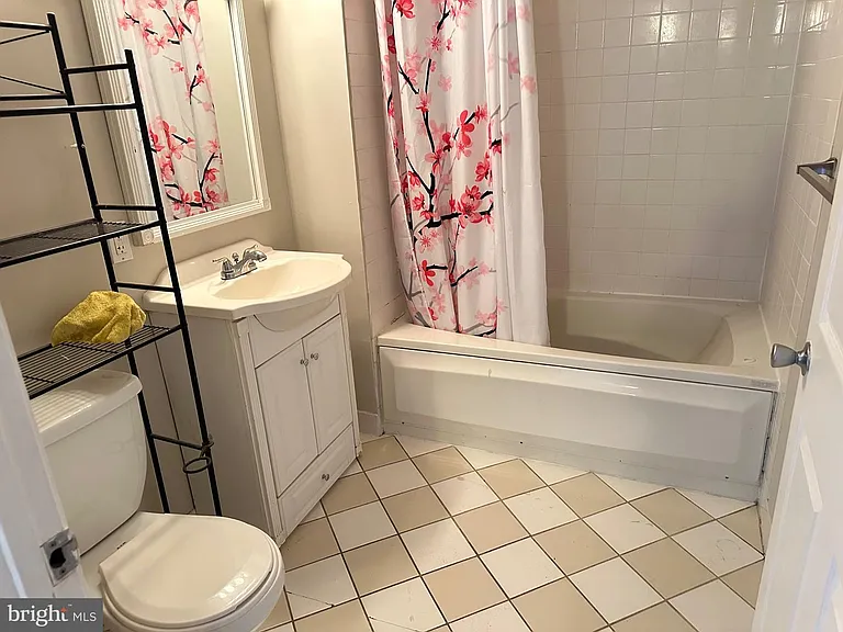 1010 Arch St #603 — Photo 6