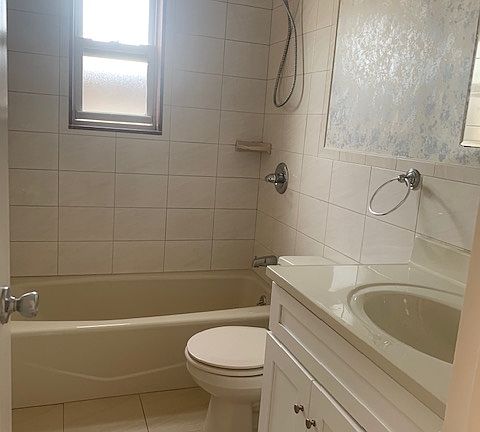 4th image of 25-29 47th St #3R