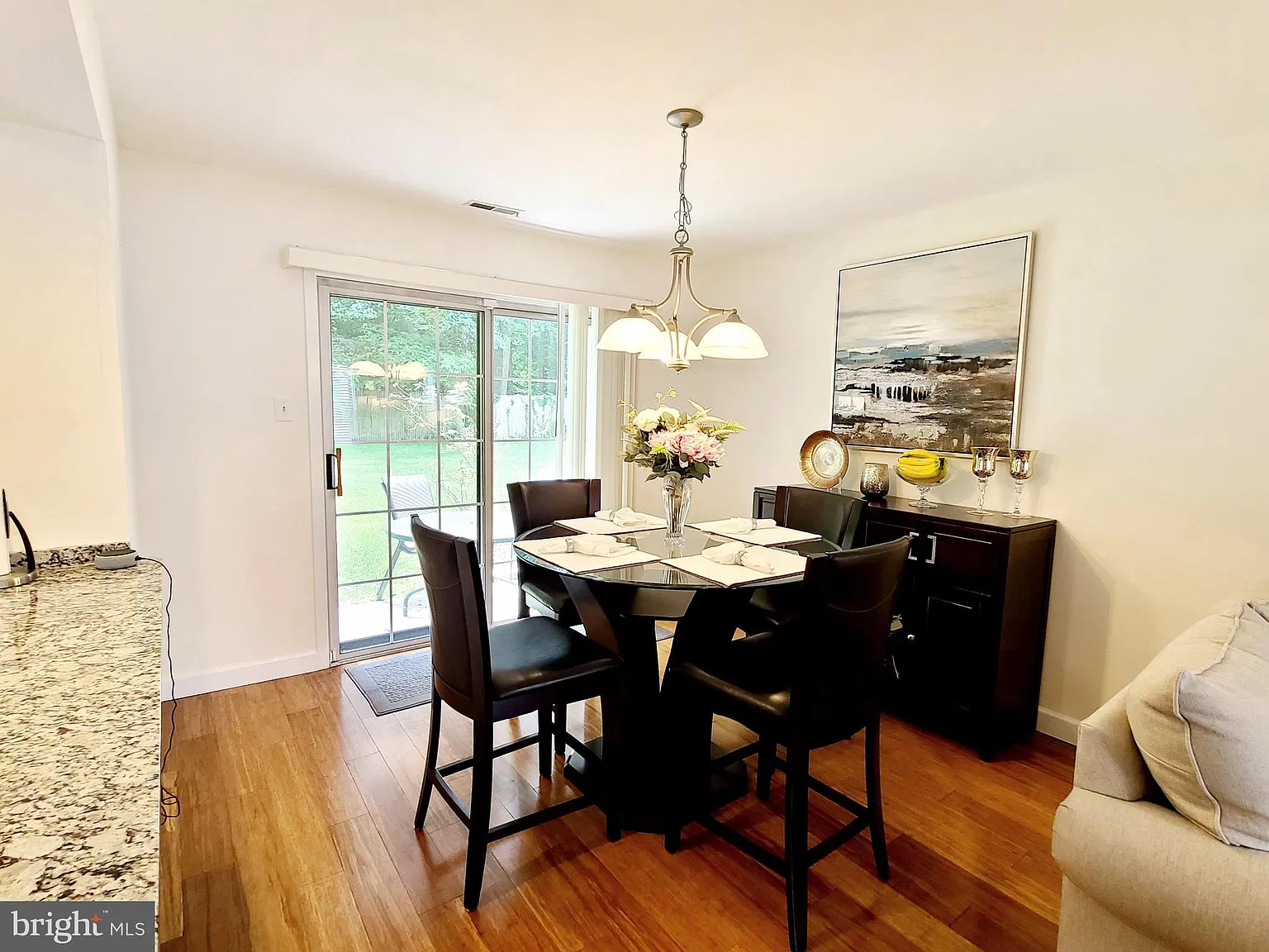 2 bed, 2.5 bath, 1160 sqft, $2,450 — Photo 3