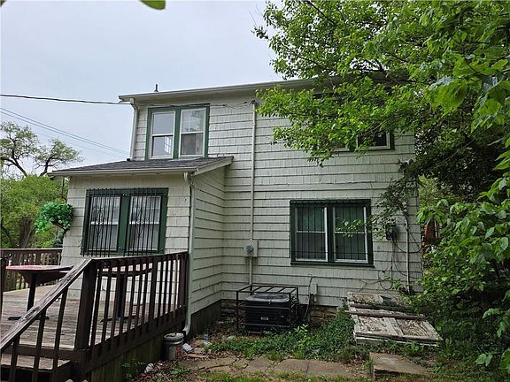 3rd image of 2549 Drury Ave