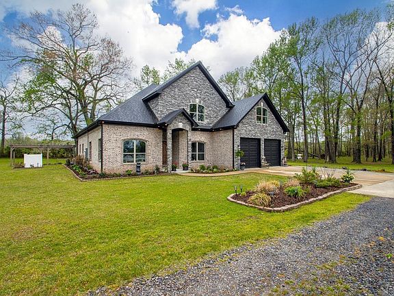 3rd image of 204 Annis Estates Dr