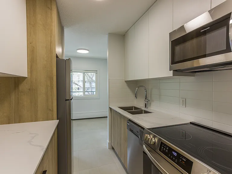10155 116th St NW — Photo 3