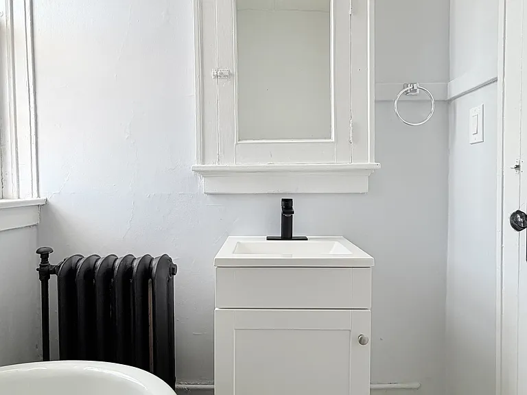 36 Hanna St W #8 — Photo 13