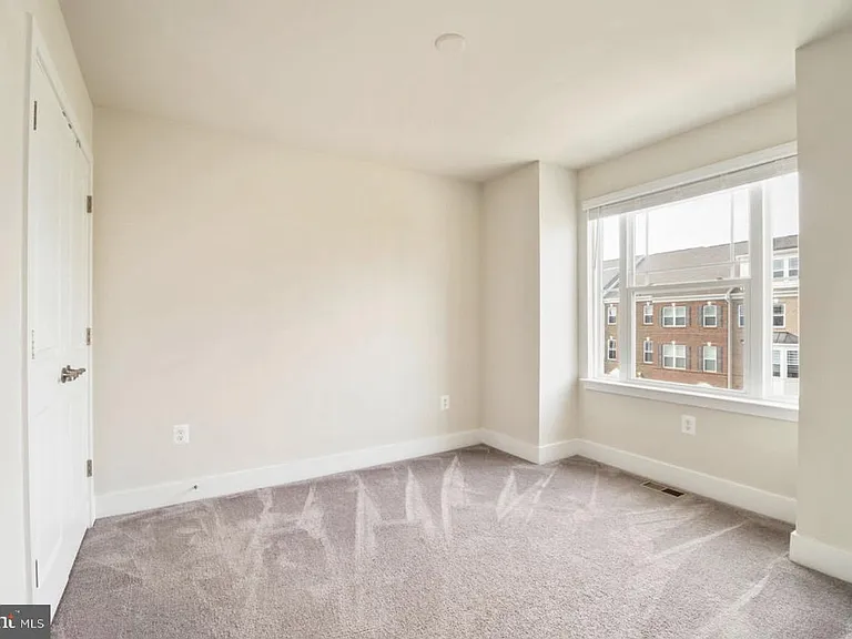 11687 Emily Dickinson Pl — Photo 21