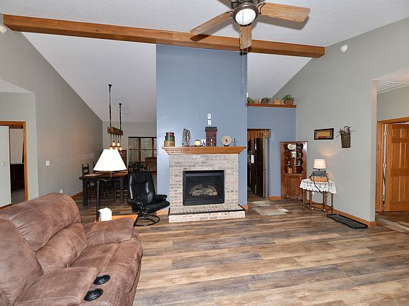 4th image of 10 N Lick Creek Dr