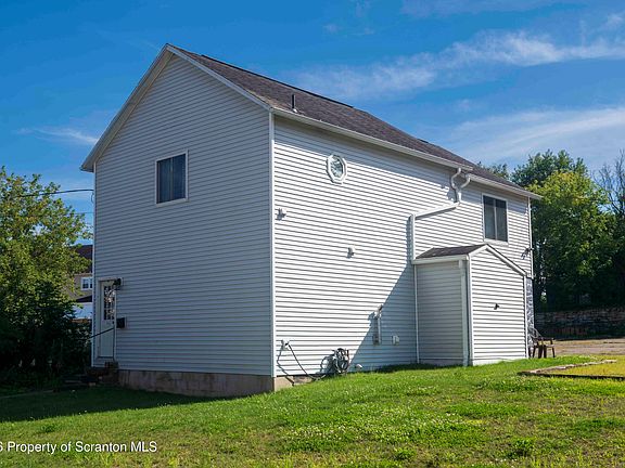 3rd image of 77-79 Fallbrook St