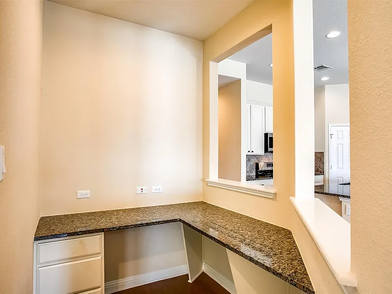 1721 Elaina Loop — Photo 14