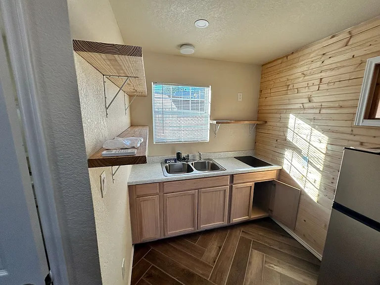 222 Highview Dr — Photo 4
