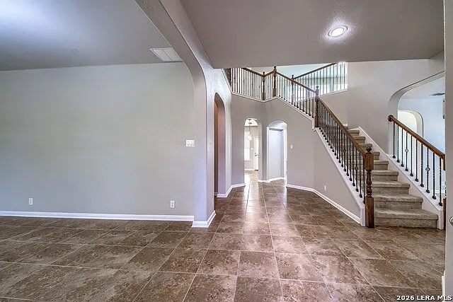 4 bed, 3.5 bath, 2915 sqft, $2,500 — Photo 2