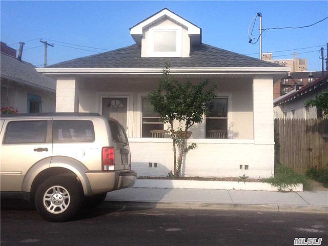 1st image of 154 Beach 25th St