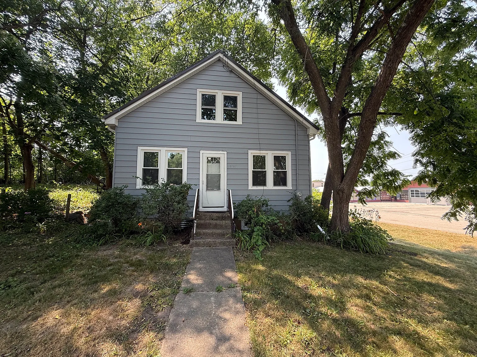 4 bed, 1525 sqft, $2,250 — Photo 1