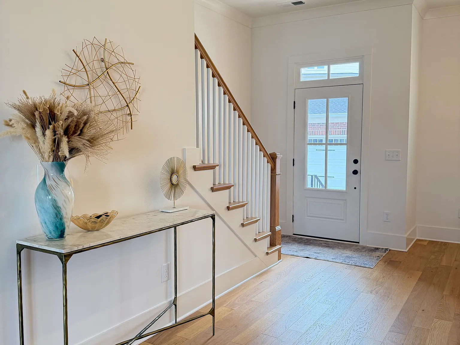 3 bed, 2.5 bath, 1617 sqft, $3,900 — Photo 4