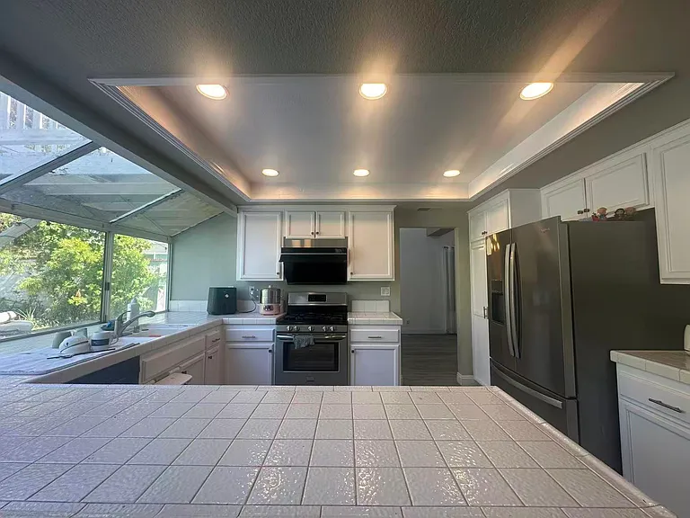 2210 S Autumn Ln — Photo 4