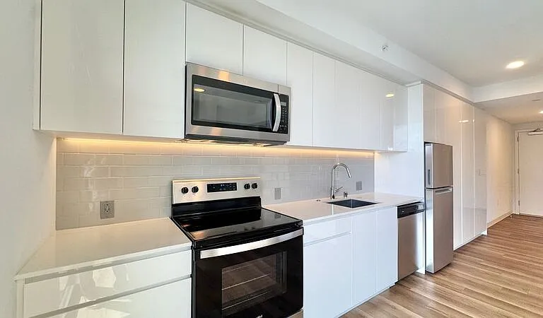 987 Queen St #2511 — Photo 5
