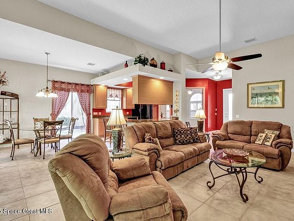 3rd image of 5209 Eleuthra Cir