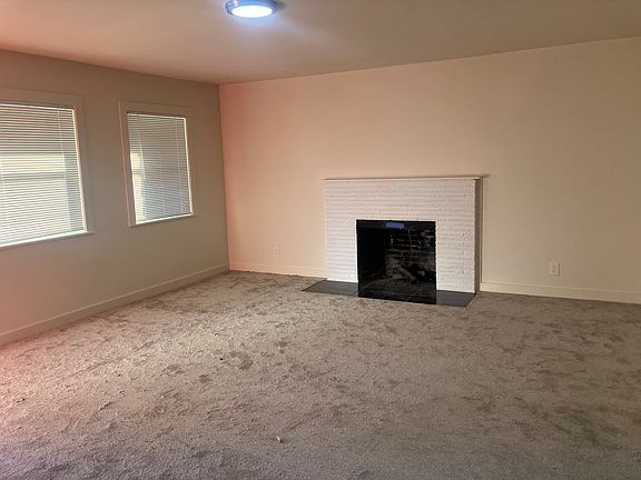 3rd image of 7925 SE Southgate St