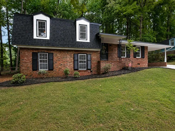 924 Carnoustie Cir, Cary, NC 27511