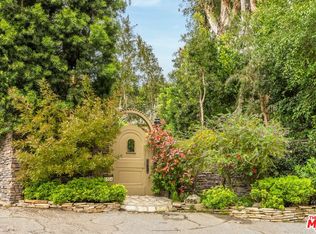 1004 N Bundy Dr, Los Angeles, CA 90049