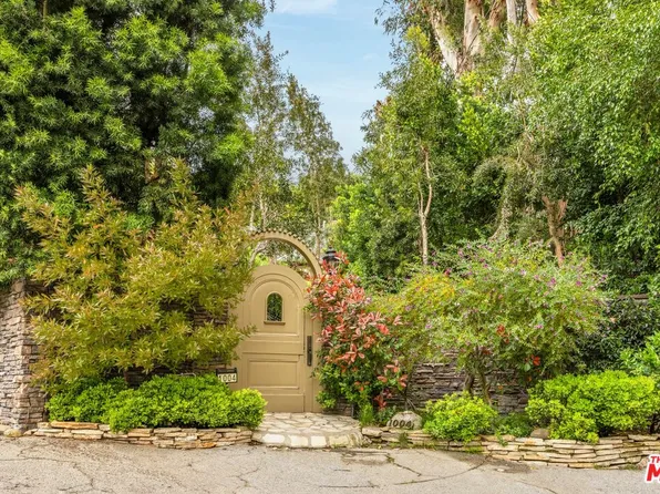 1004 N Bundy Dr, Los Angeles, CA 90049