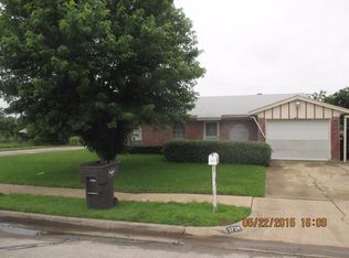 3724 Arnold Dr, Fort Worth, TX 76140