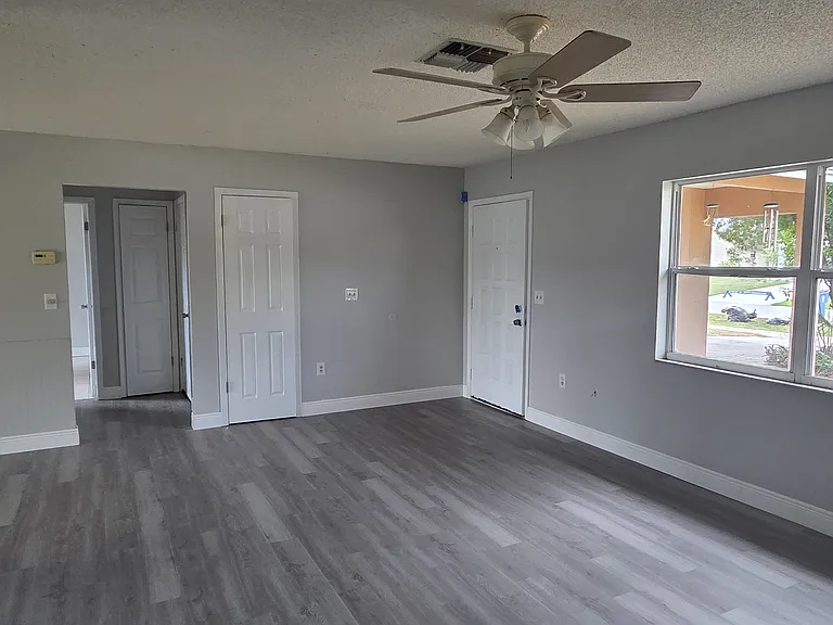 10412 Timbercrest Rd — Photo 14