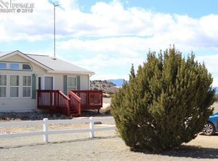 699 Cedar Hills Rd, Penrose, CO 81240