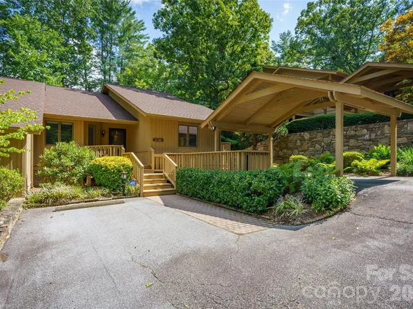204 Water Oak Ln, Hendersonville, NC 28791