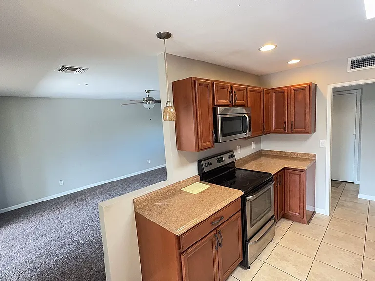 10819 W Connecticut Ave — Photo 7