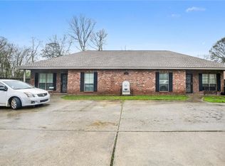 902 S Magnolia St, Hammond, LA 70403