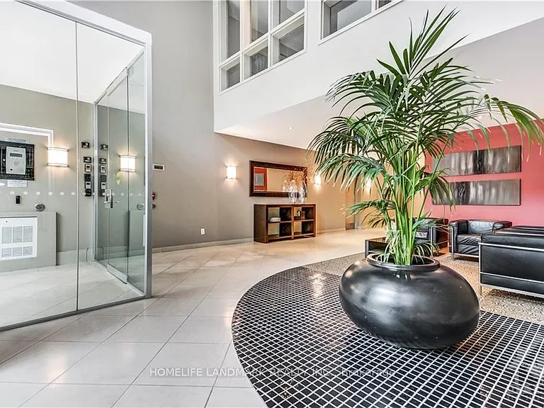 138 Somerset St W #509 — Photo 4