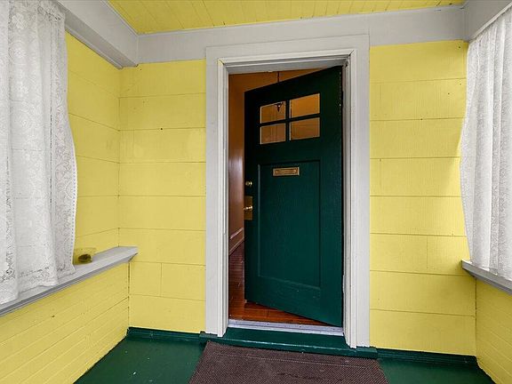3rd image of 2036 Albee St