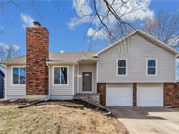 405 S Brittany Dr, Olathe, KS 66061