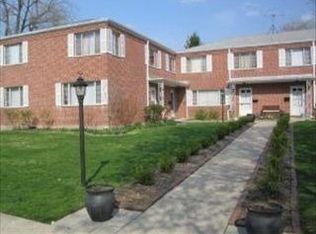 2525 Crawford Ave, Evanston, IL 60201