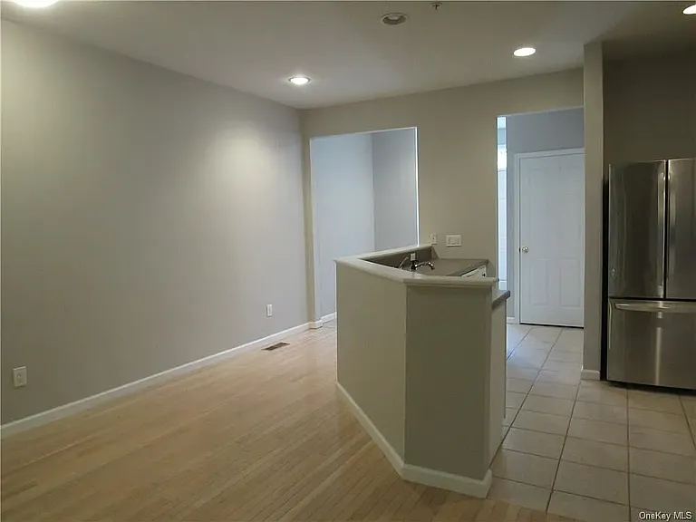 Half Moon Bay Dr — Photo 3