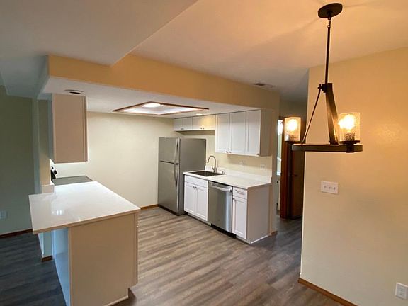 4th image of 8953 Gravelly Lake Dr SW #B