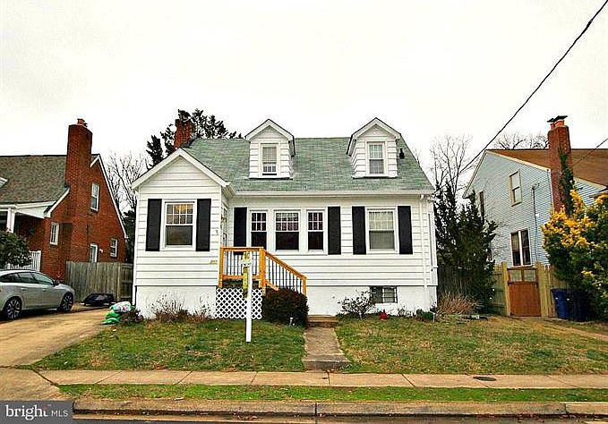 1st image of 807 N Garfield St