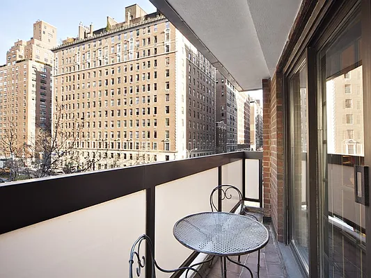 Sold by Sotheby's International Realty | media 25